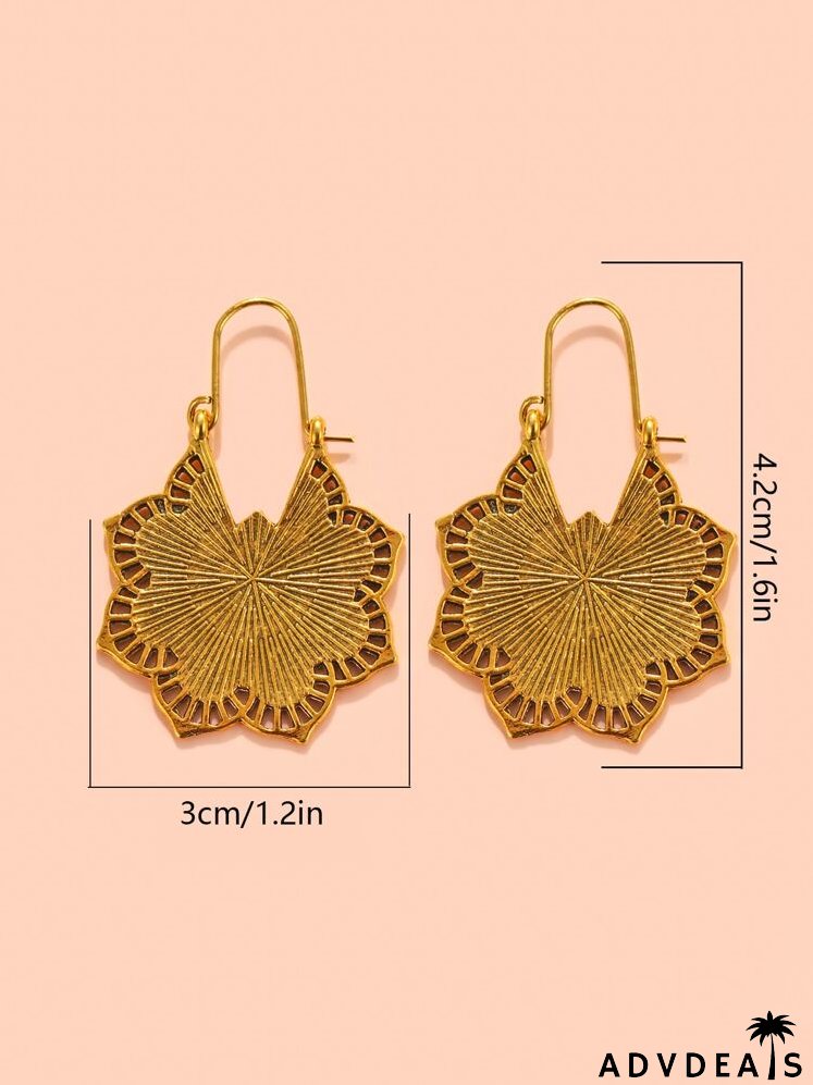 Hollow Out Flower Design Hoop Earrings