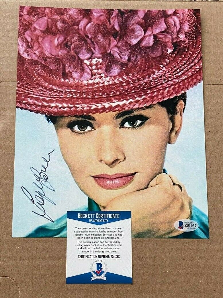 SOPHIA LOREN SIGNED SEXY 8X10 Photo Poster painting BECKETT CERTIFIED #9