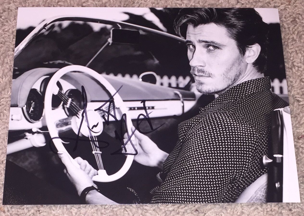 GARRETT HEDLUND SIGNED AUTOGRAPH PAN HOOK TRON LEGACY TROY 8x10 Photo Poster painting H w/PROOF