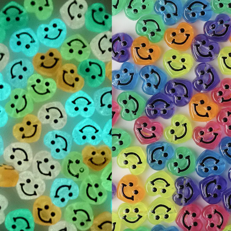 100 Pieces Arylic Smile Face