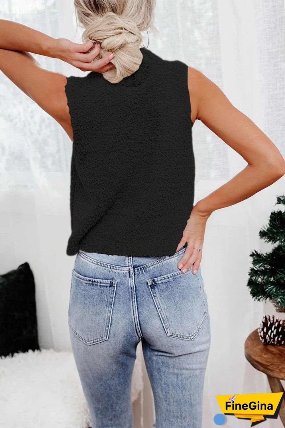 Solid Color Sleeveless Knitted Top