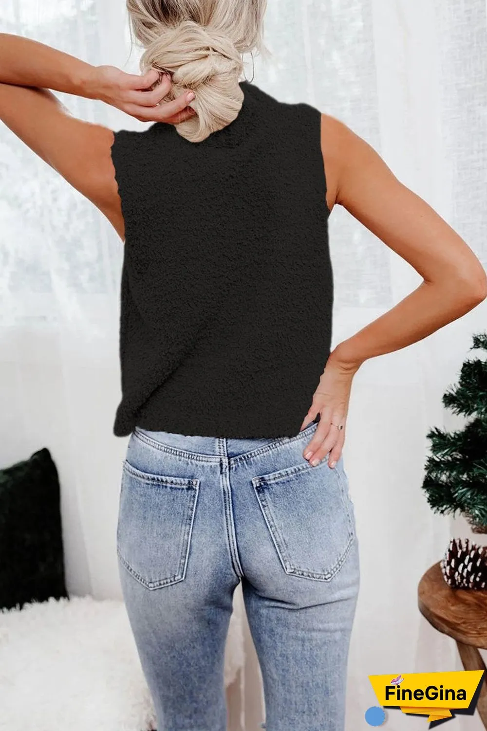 Solid Color Sleeveless Knitted Top