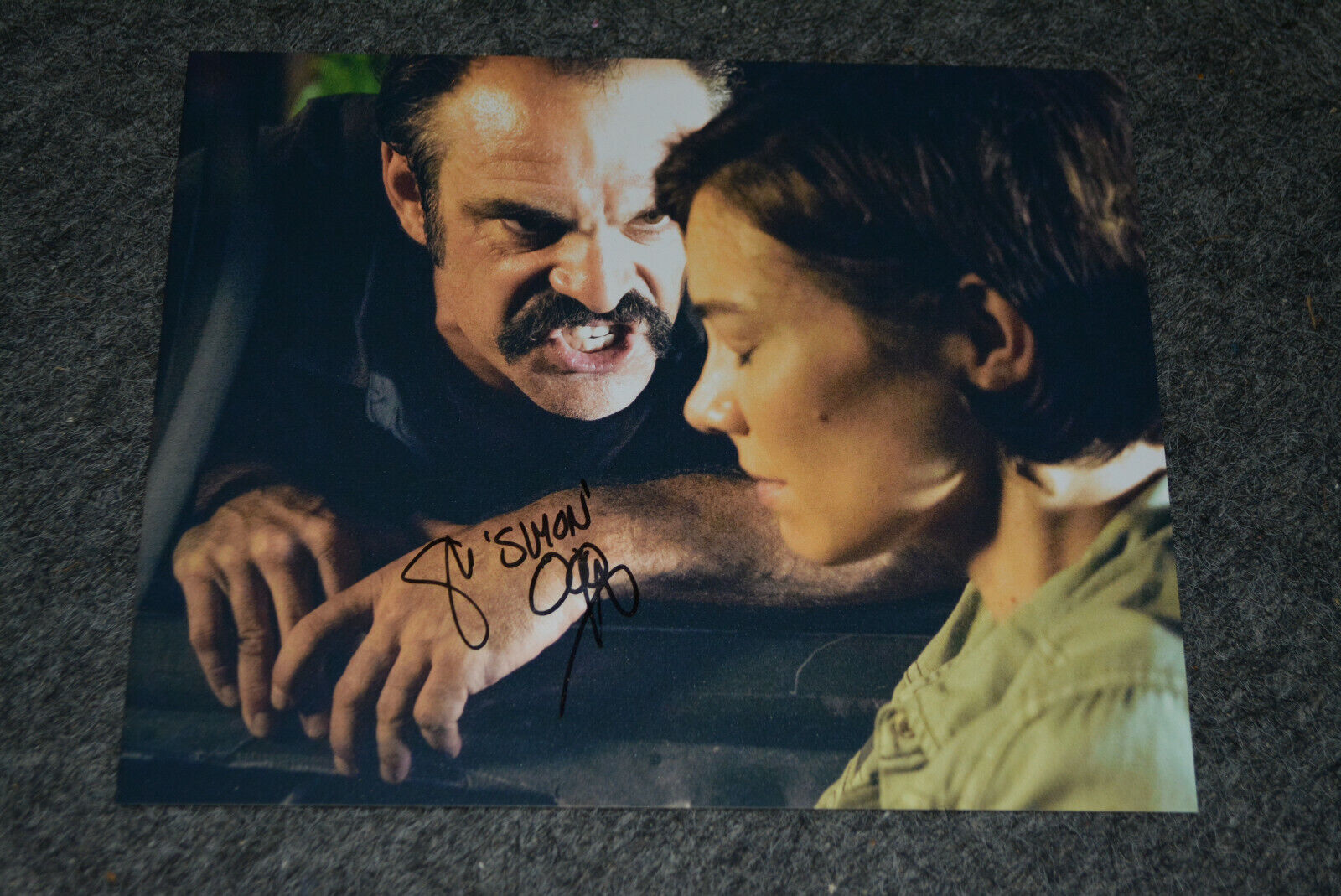 STEVEN OGG signed autograph In Person 8x10 20x25 cm THE WALKING DEAD