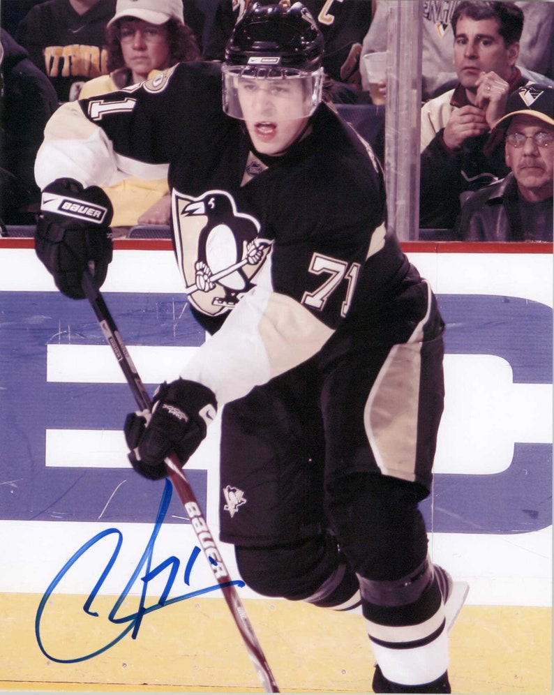 Evgeni Malkin Signed Autographed Glossy 8x10 Photo Poster painting Pittsburgh Penguins - COA Matching Holograms