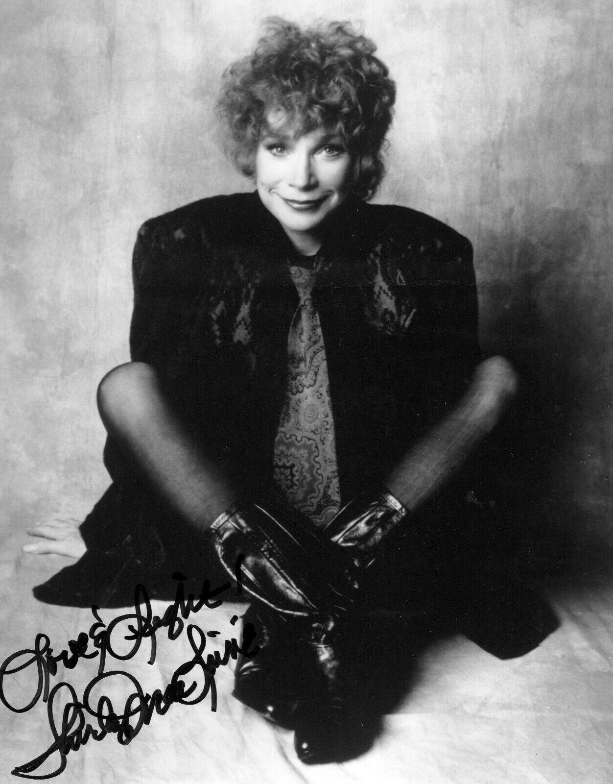 SHIRLEY MACLAINE AUTOGRAPH, THE YELLOW ROLLS ROYCE