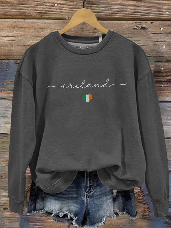 VChics Ireland Art Pattern Vintage Cozy Sweatshirt