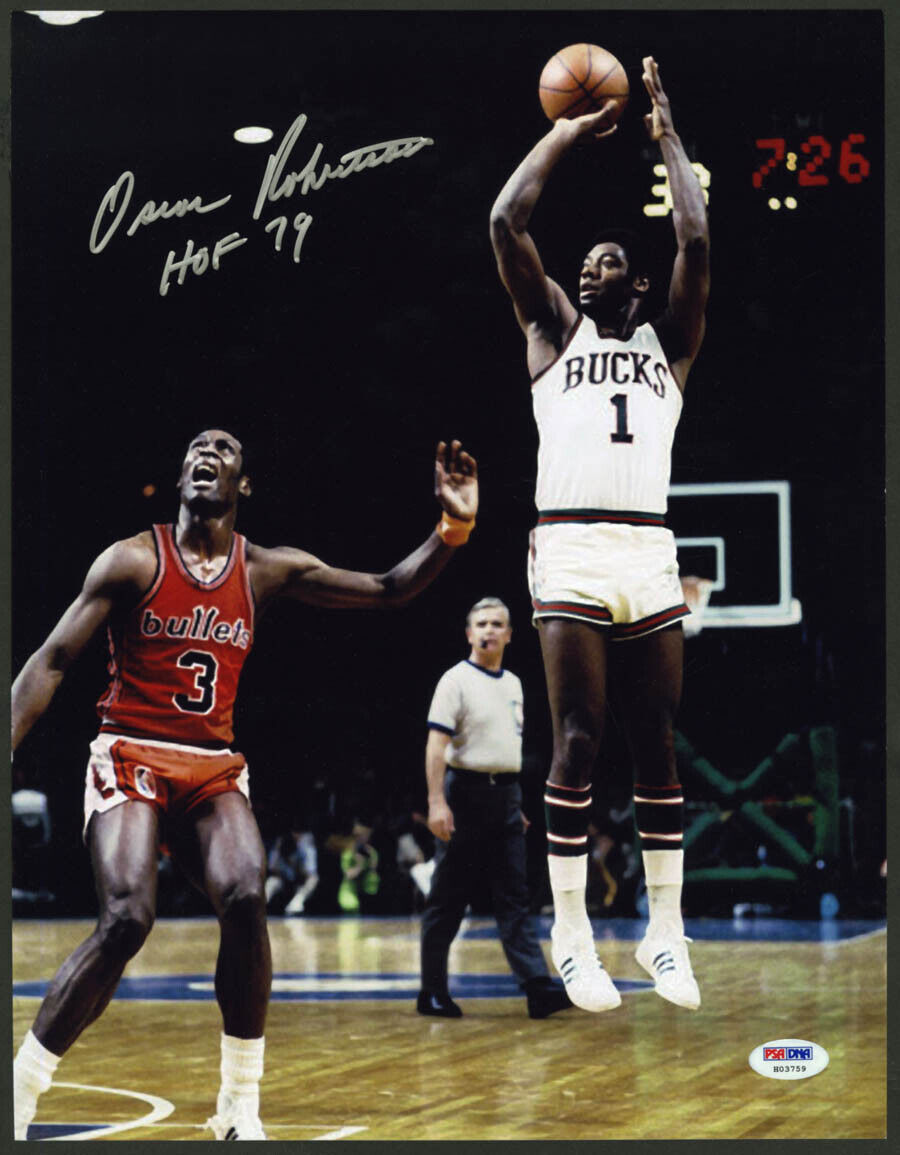 Oscar Robertson SIGNED 11x14 Photo Poster painting + HOF 79 FULL SIGNATURE PSA/DNA AUTOGRAPHED