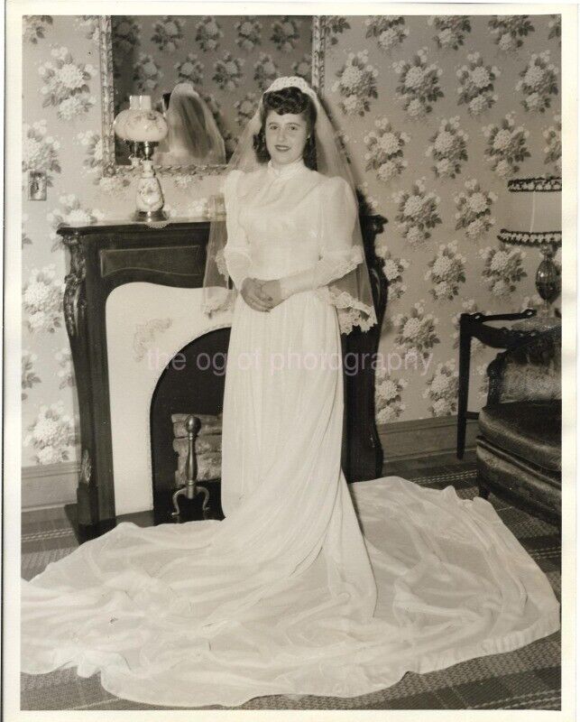 BRIDE 1940's WEDDING Bridal Portrait 8 x 10 FOUND Photo Poster painting Vintage B + W 02 8 W