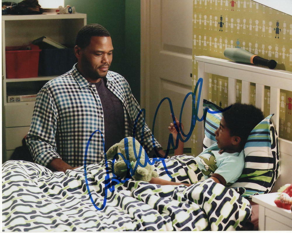 ANTHONY ANDERSON SIGNED AUTOGRAPH 8X10 Photo Poster painting - BLACK-ISH, TRANSFORMERS, SCREAM