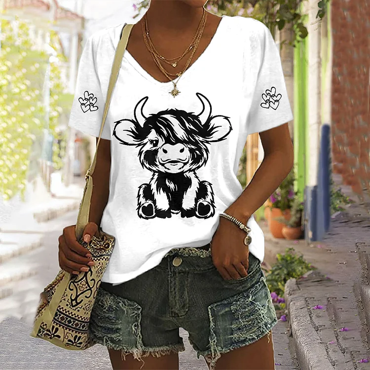 VChics Lovely Highland Cow Print V-Neck Casual T-Shirt