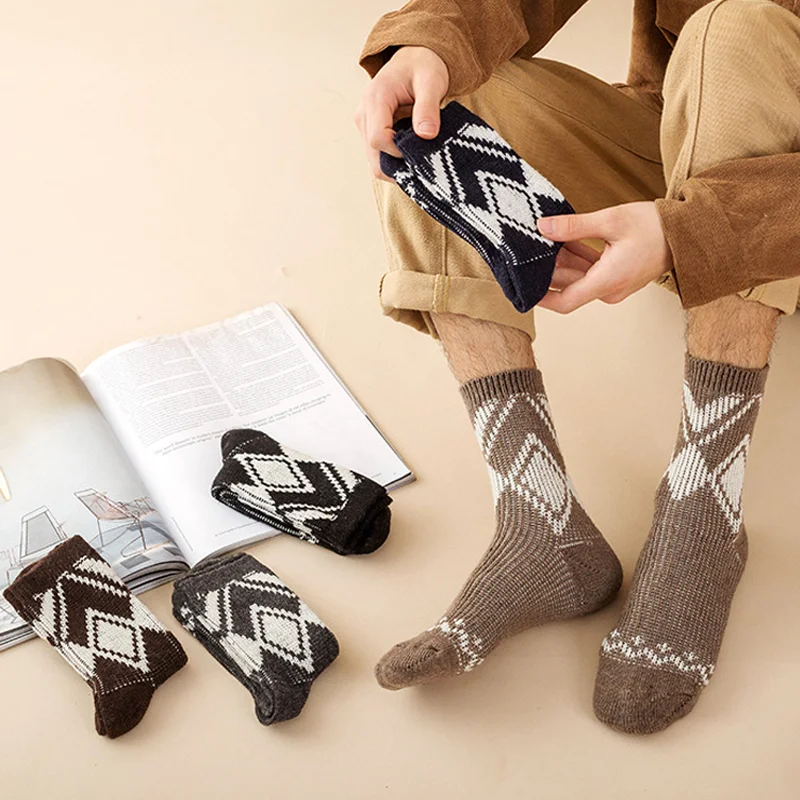 Retro Double-Needle Double-Way Ethnic Style Mid-Cut Socks（Five Pairs）