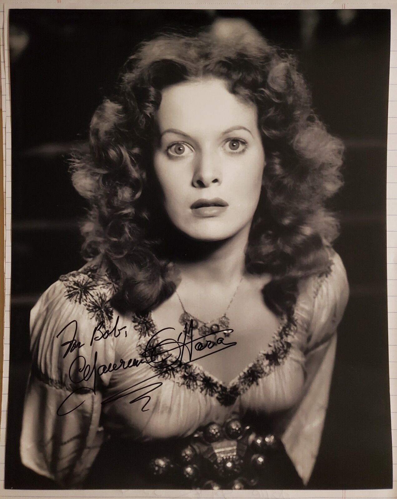 MAUREEN O'HARA SIGNED AUTOGRAPHED BW 8X10 Photo Poster painting FOR BOB STUNNING POSE!!