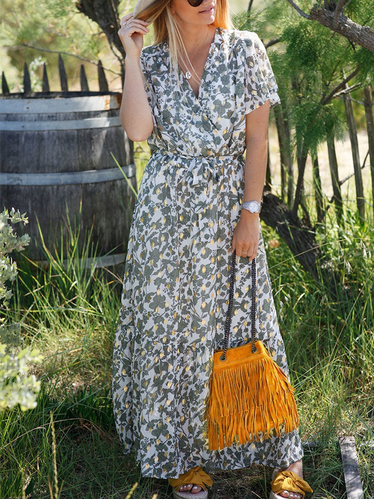 Short Sleeve Floral V Neck Dresses