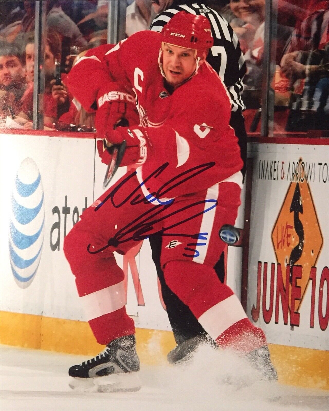 Nicklas Lidstrom Signed Detroit Red Wings 8x10 Photo Poster painting HOF