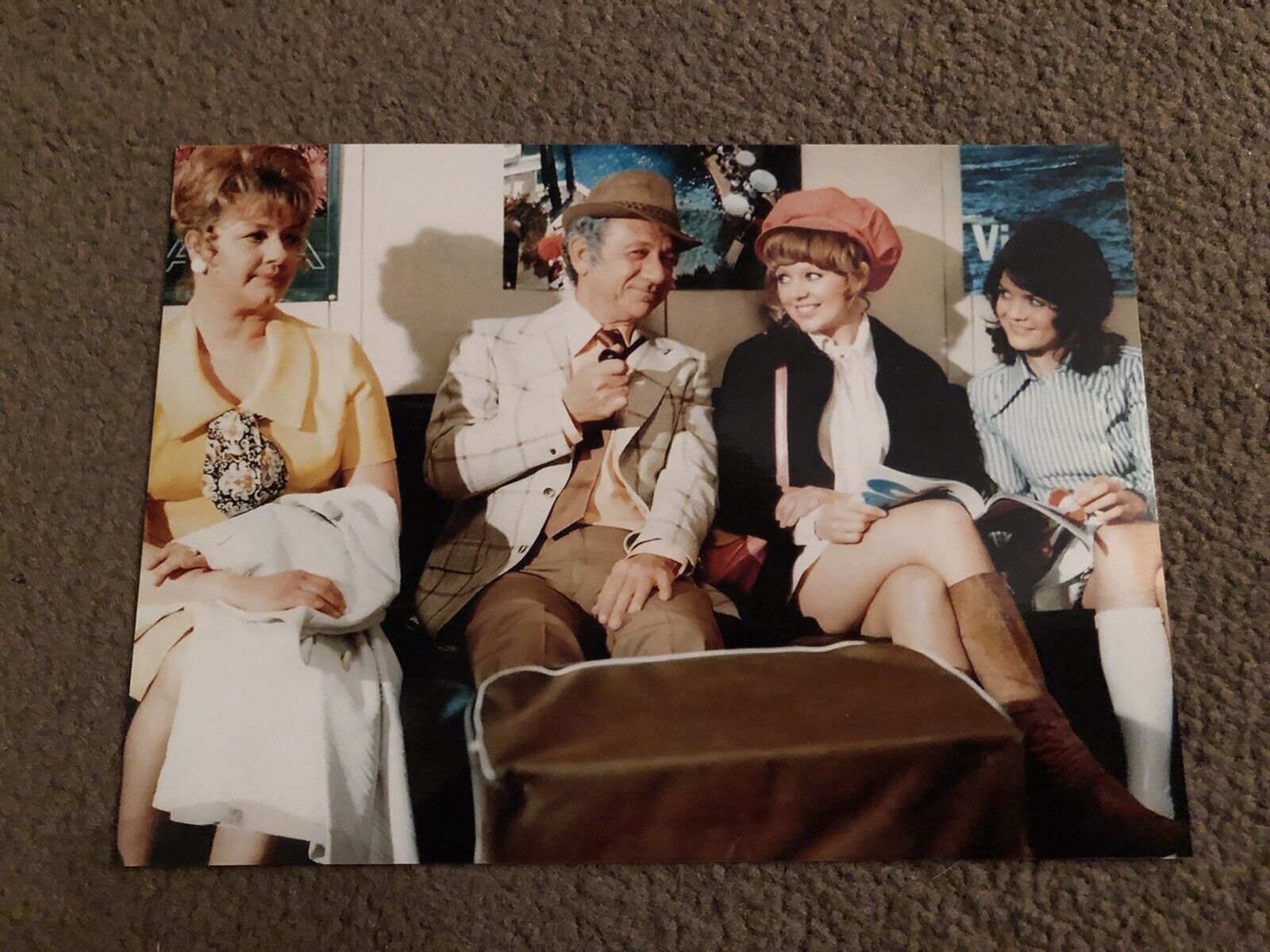 SID JAMES & JOAN SIMS (CARRY ON) UNSIGNED Photo Poster painting- 7x5”