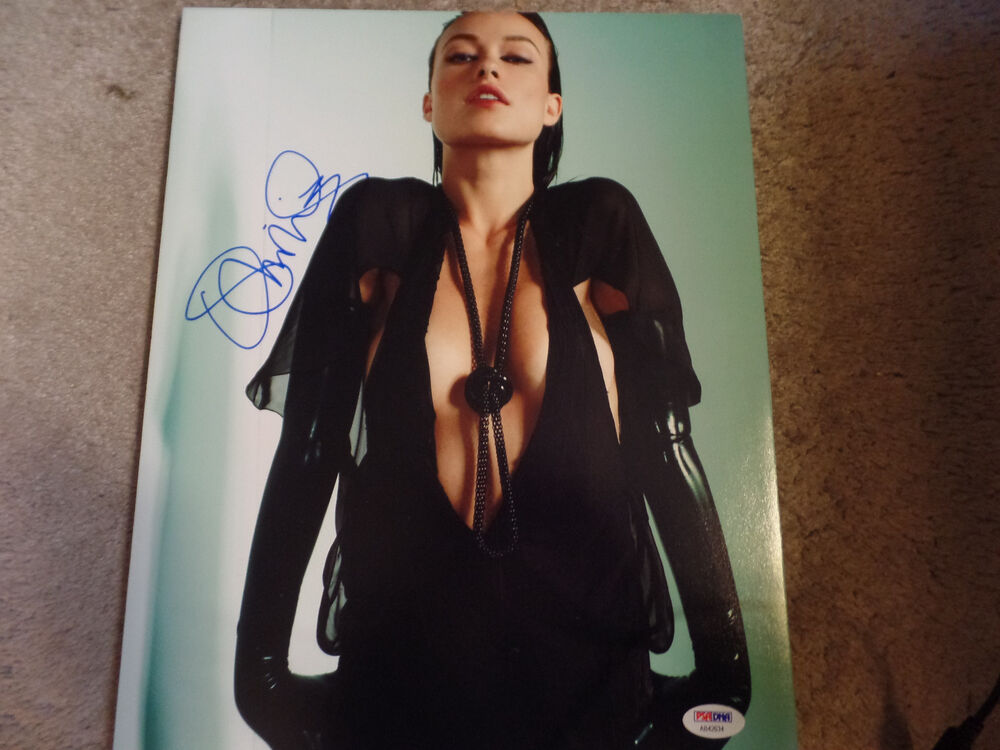 Beautiful sexy Olivia Wilde  Autographed  11X14 Photo Poster painting  PSA DNA  Certified