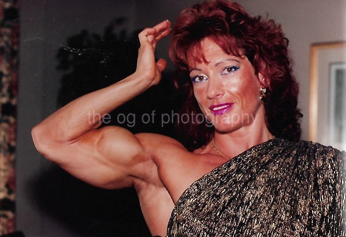 FEMALE BODYBUILDER 80's 90's FOUND Photo Poster painting Color MUSCLE GIRL Original EN 112 29 O