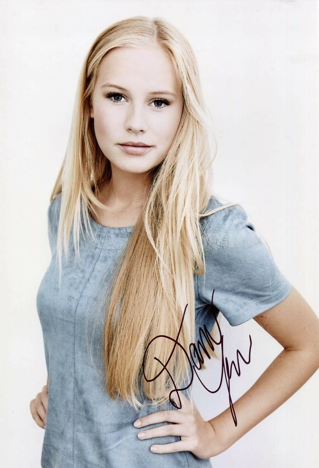 ACTRESS Danika Yarosh autograph, In-Person signed Photo Poster painting