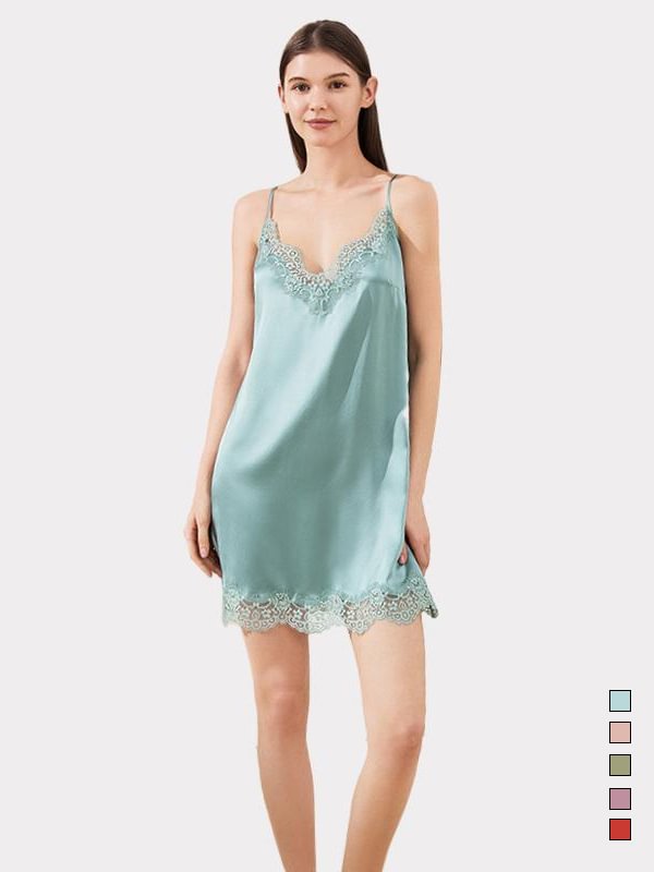 19 MOMME Nuisette en soie décolleté détail dentelle chic Bleu 1