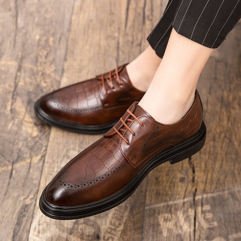 Fashion Men's Dress Shoes Men Luxury brogue oxfords Ventilation Pointed Toe Slip On Casual Leather Wedding party Shoes men