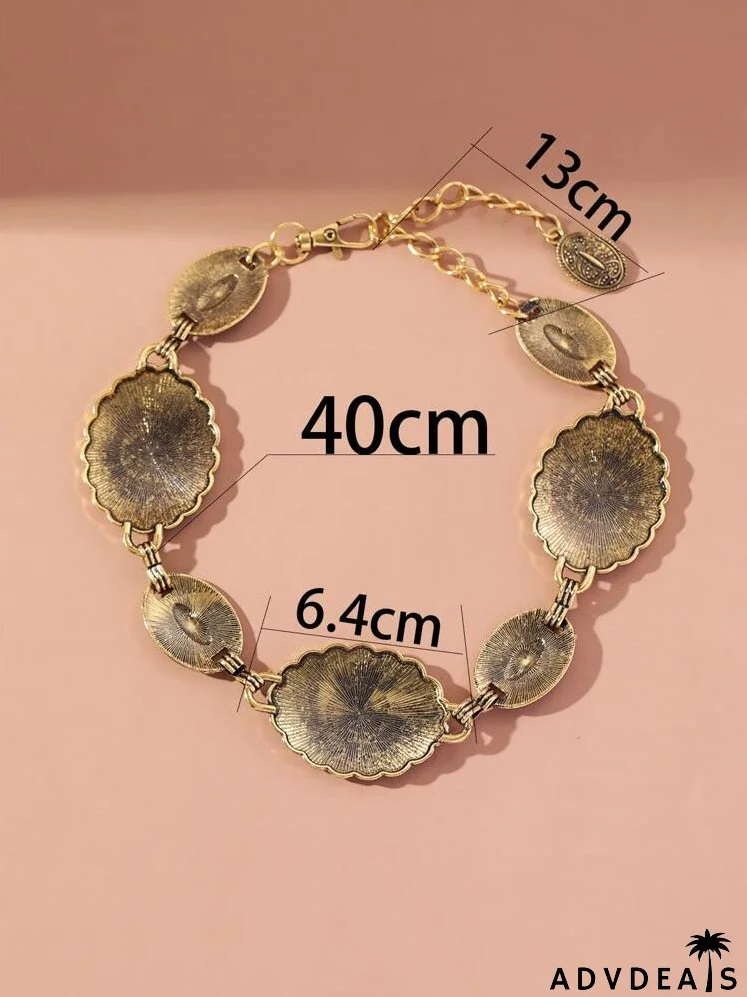 Geometric Detail Oval Decor Necklace