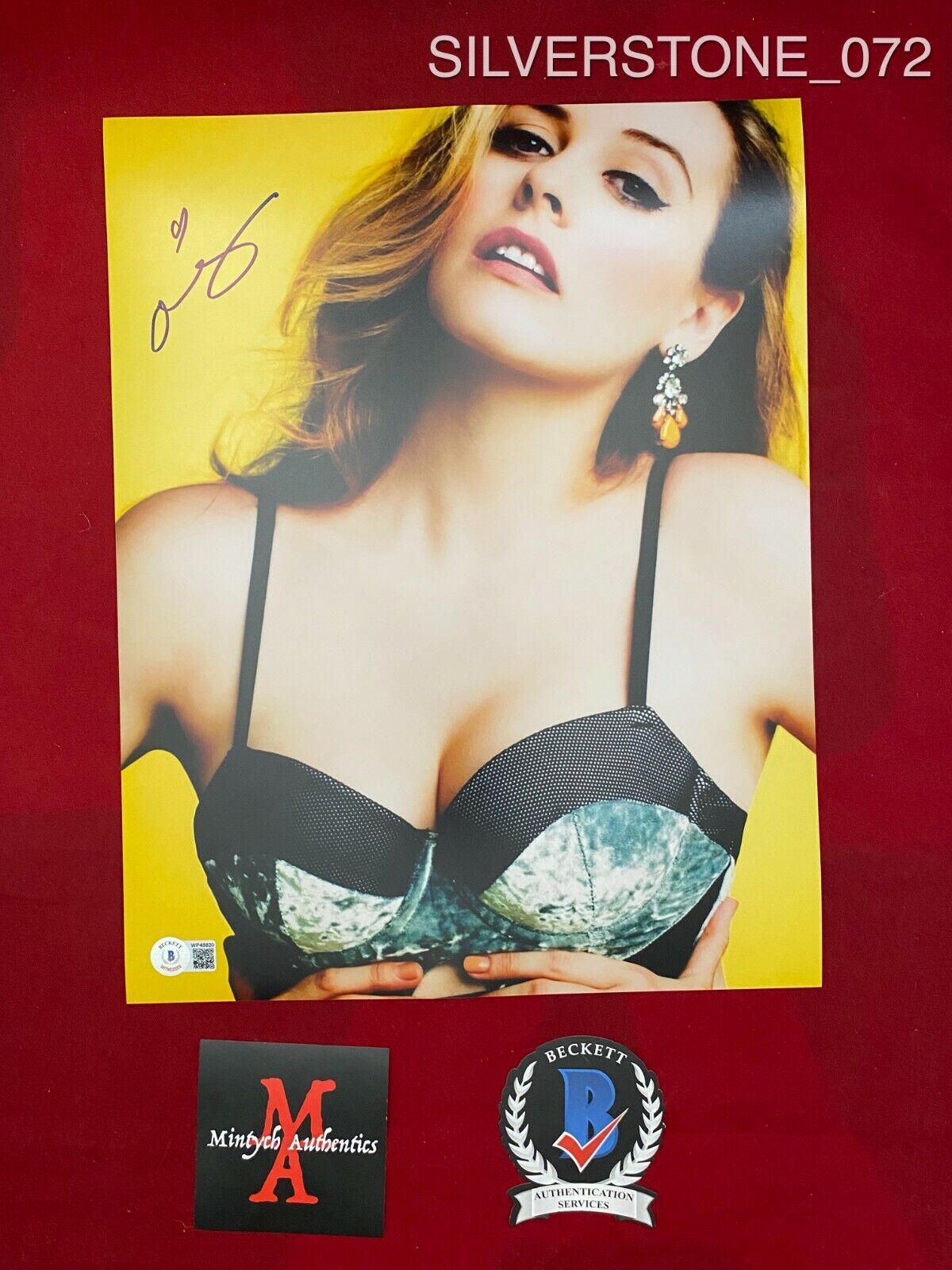 ALICIA SILVERSTONE AUTOGRAPHED SIGNED 11x14 Photo Poster painting! SEXY! BECKETT COA!