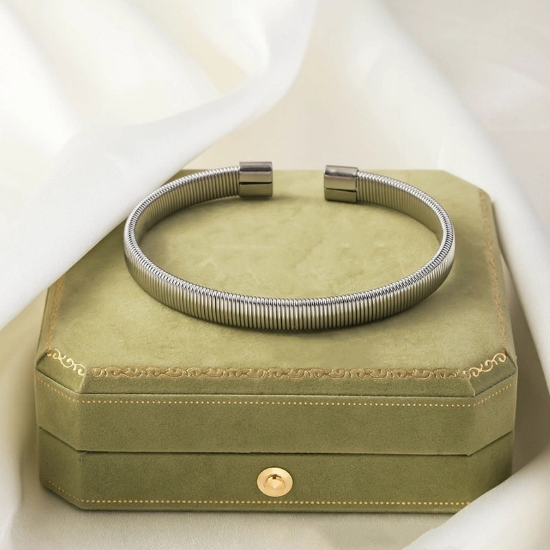 Casual Elegant Letter Titanium Steel 18K Gold Plated Bangle In Bulk