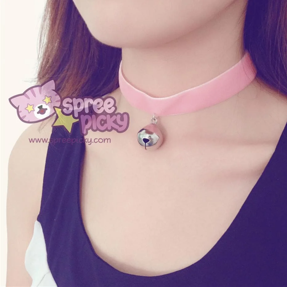 [Clearance] Black/White/Pink Bell Choker SP167433
