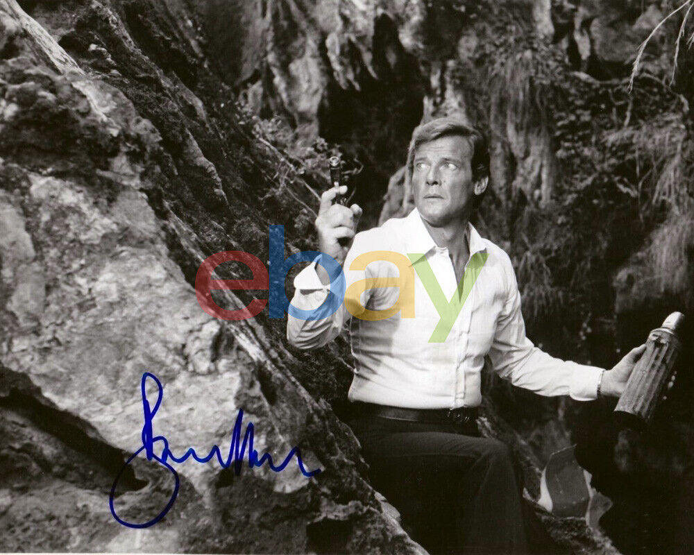 ROGER MOORE SIGNED JAMES BOND 007 THE MAN WITH THE GOLDEN GUN 8X10 Photo Poster painting reprint