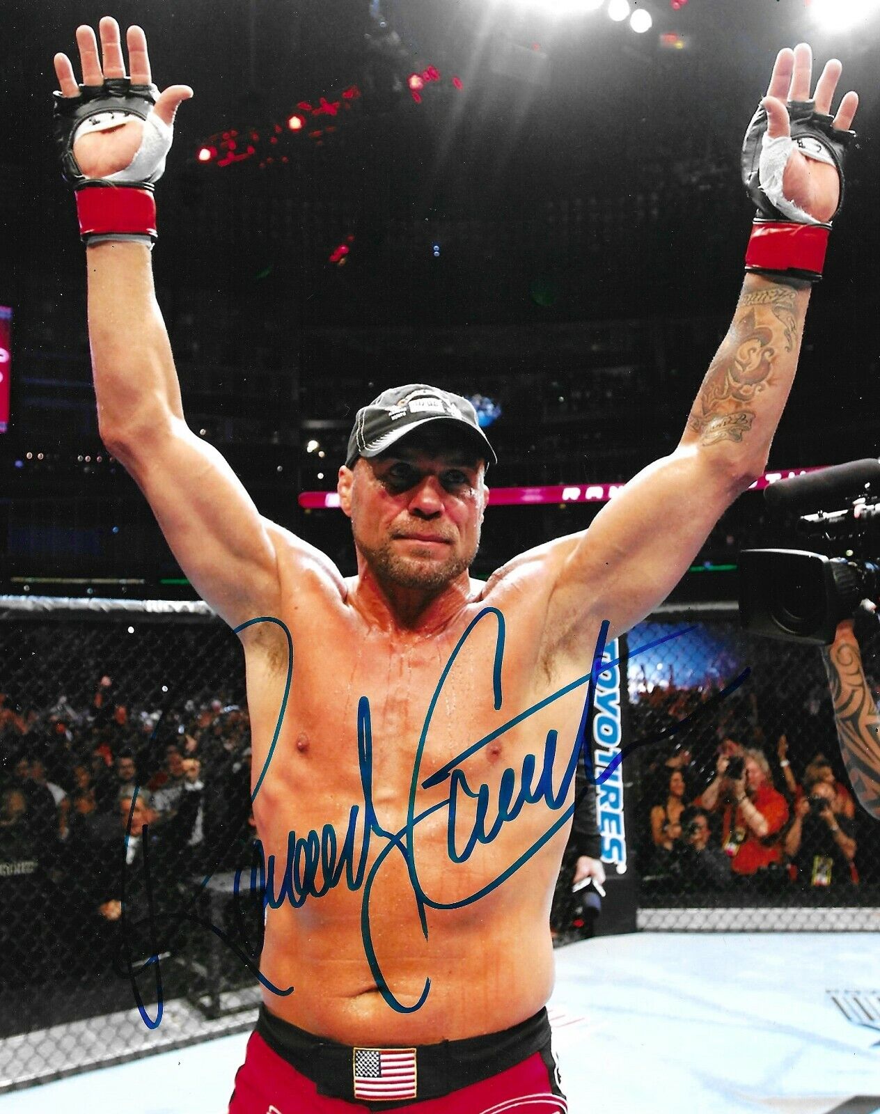 Randy Couture Signed UFC Heavyweight Champion 10x8 Photo Poster painting AFTAL