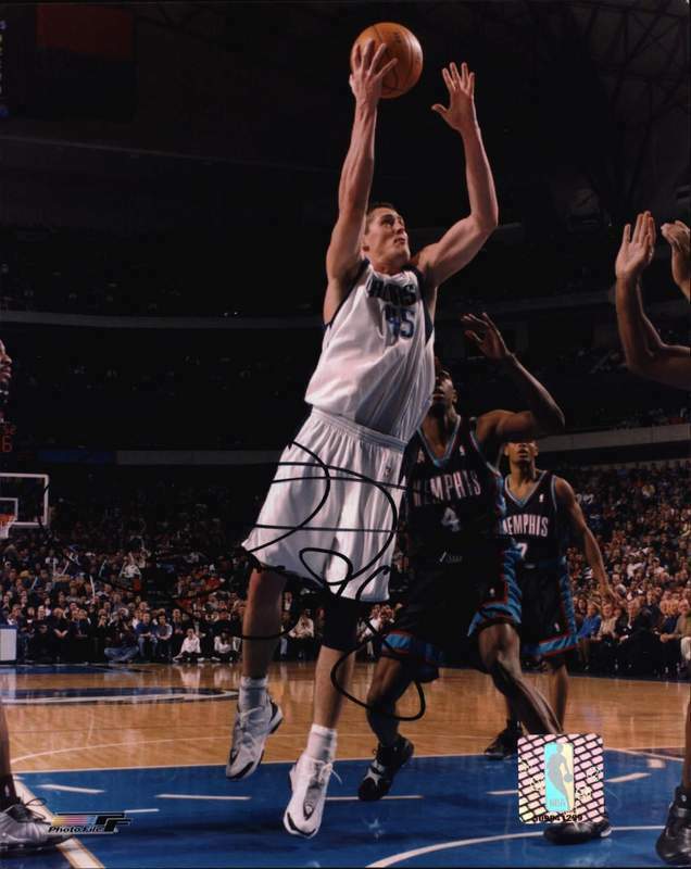 Raef Lafrentz signed NBA basketball 8x10 Photo Poster painting W/Certificate Autographed 003