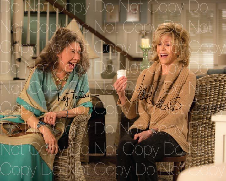 Grace & Frankie signed Jane Fonda Tomlin 8X10 Photo Poster painting picture poster autograph RP2