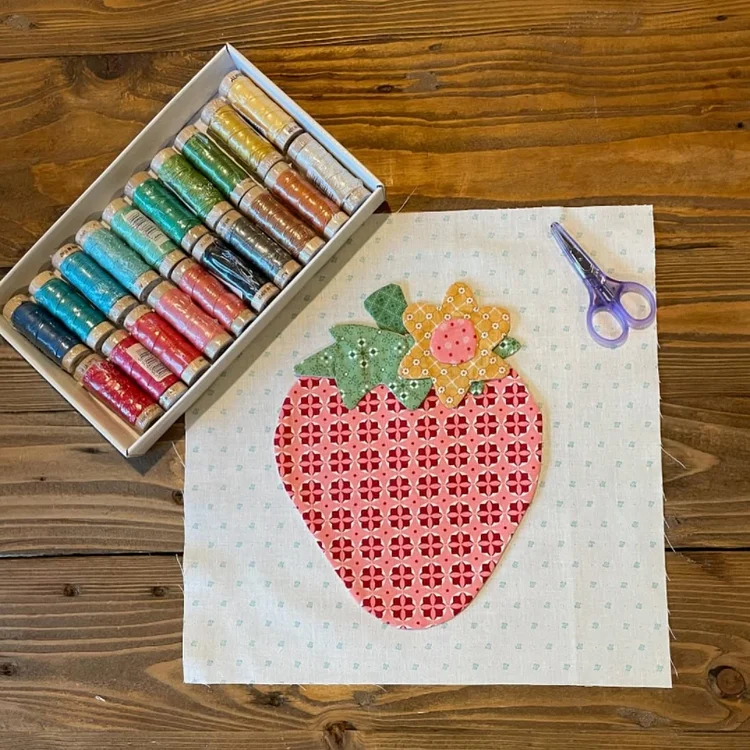 Vintage Strawberry Patchwork Templates Set