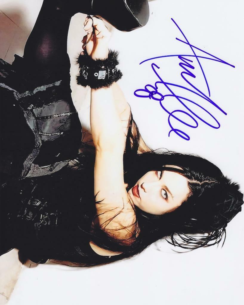 AMY LEE EVANESCENCE SIGNED AUTOGRAPHED 10 X 8