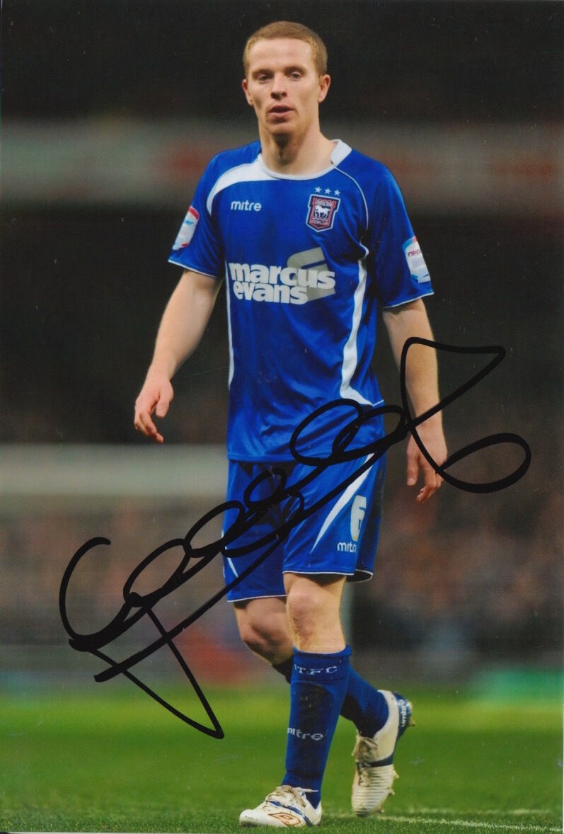 IPSWICH TOWN HAND SIGNED GRANT LEADBITTER 6X4 Photo Poster painting 3.