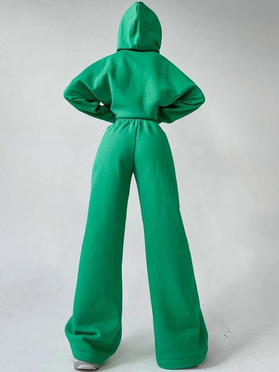 Two-piece suit of solid color hoodie with pockets and sweatpants