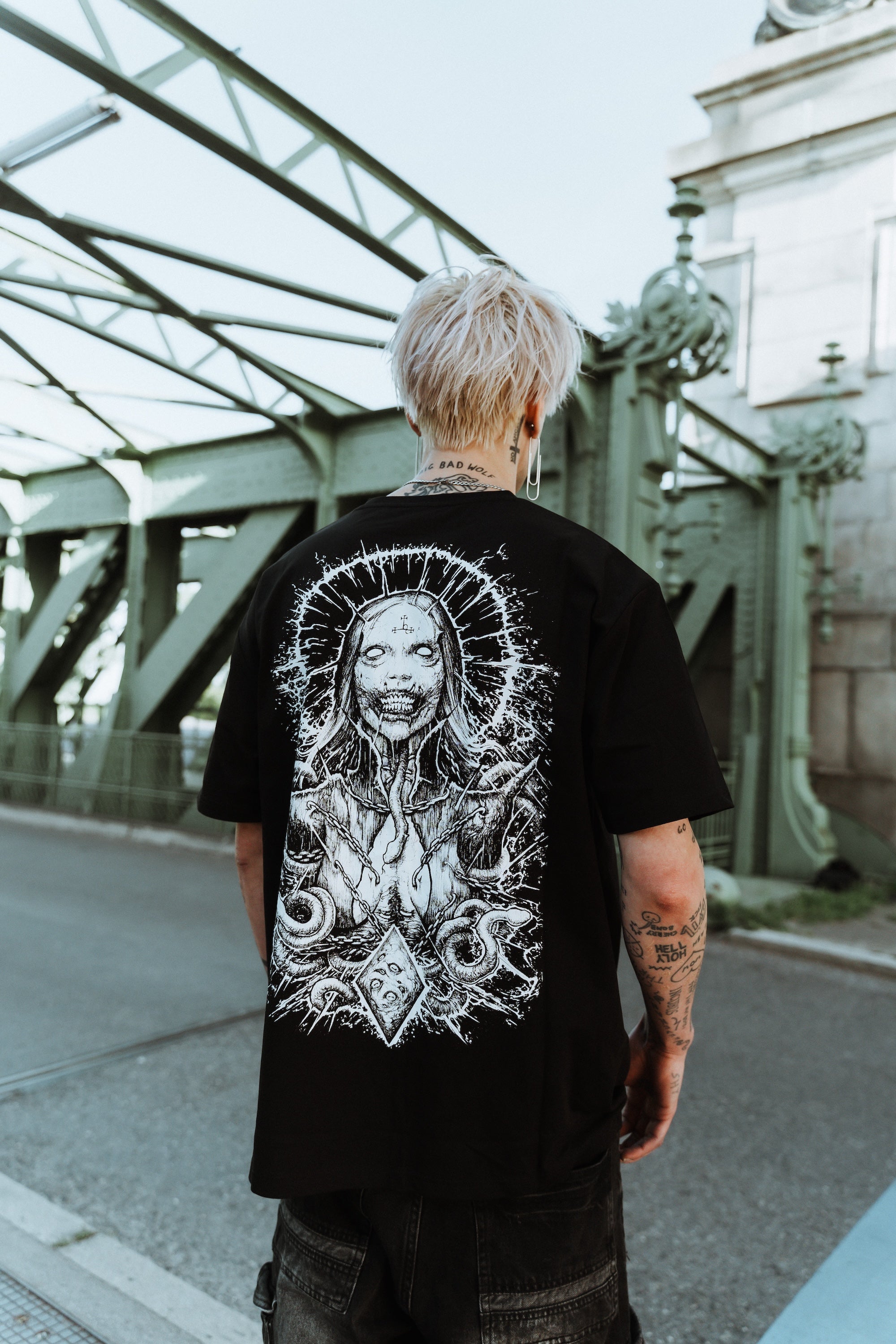 Lilith - T-Shirt / Rvogue / Rvogue