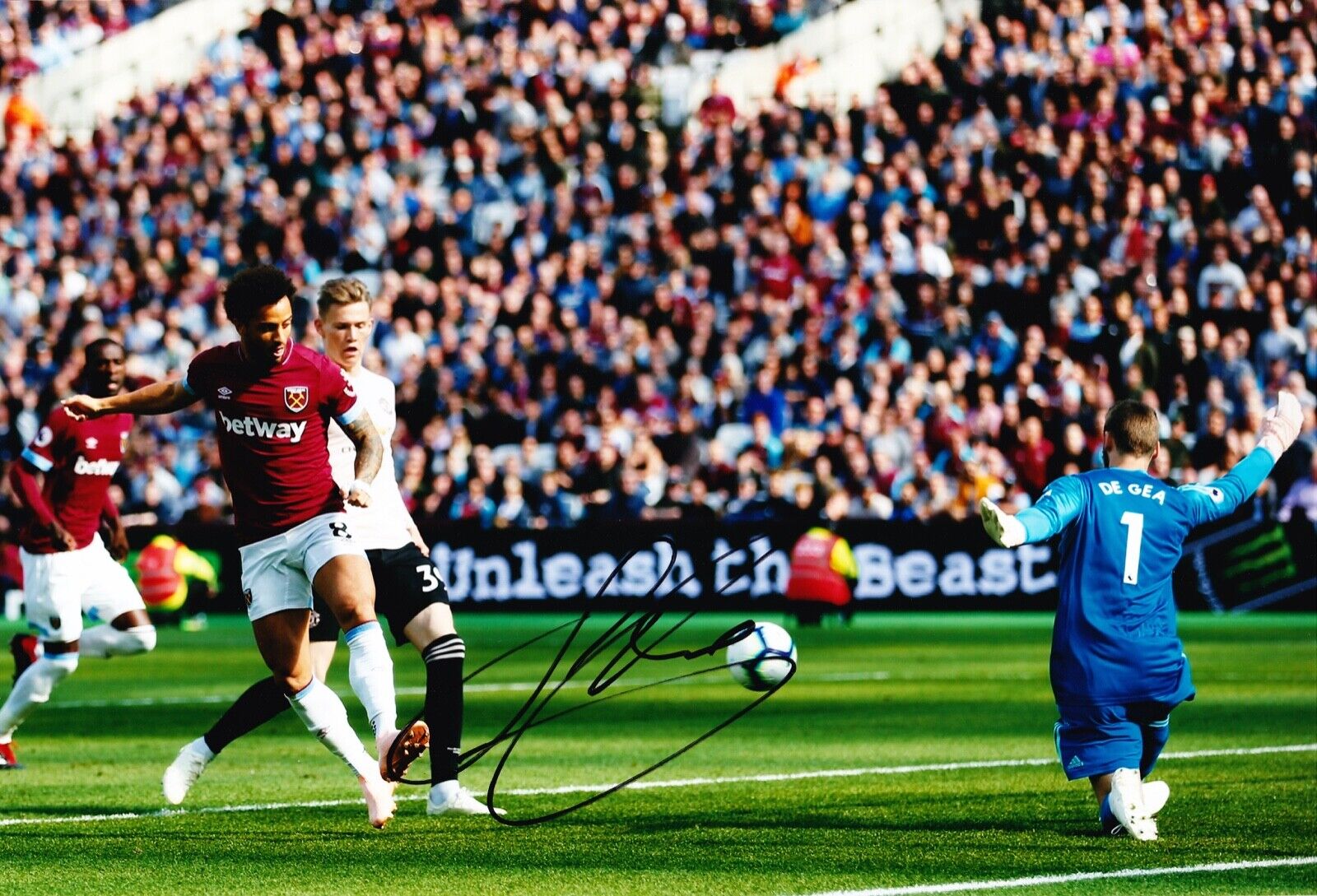 Felipe Anderson SIGNED 10X8 Photo Poster painting West Ham United F.C. AFTAL COA (1870)