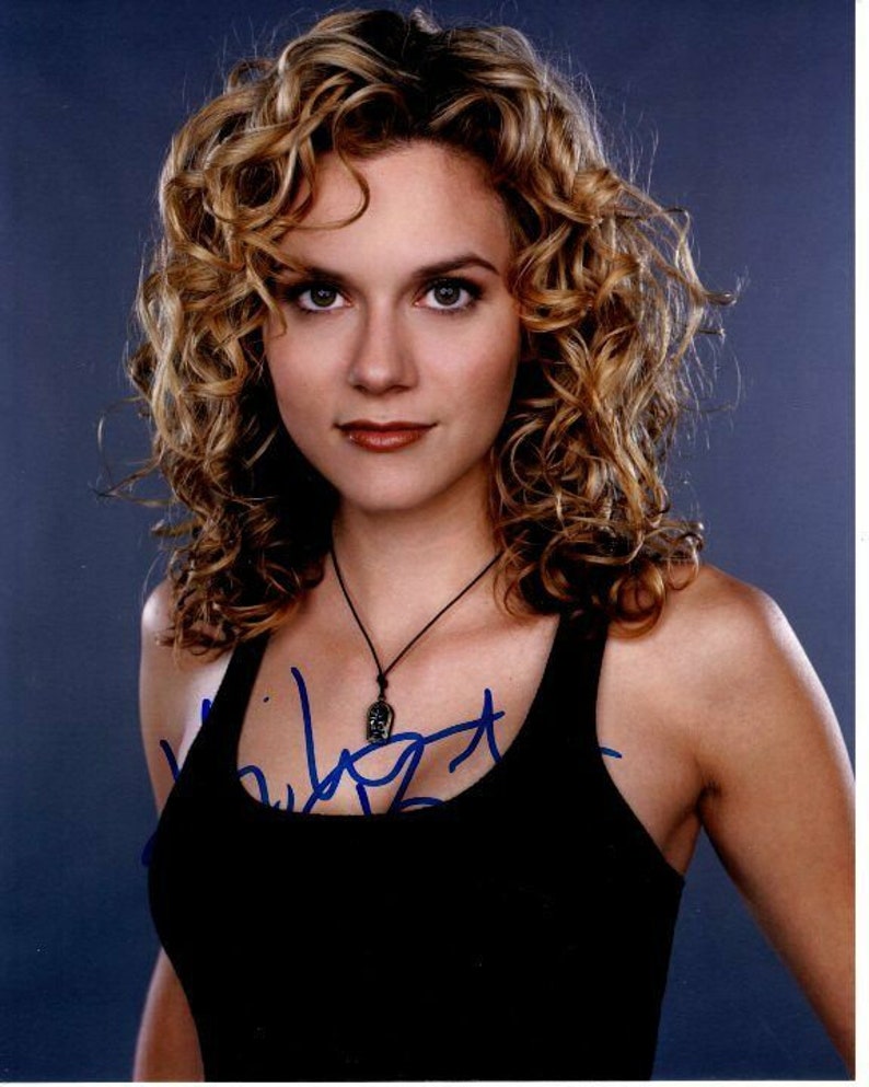 Hilarie burton signed autographed one tree hill peyton sawyer Photo Poster painting