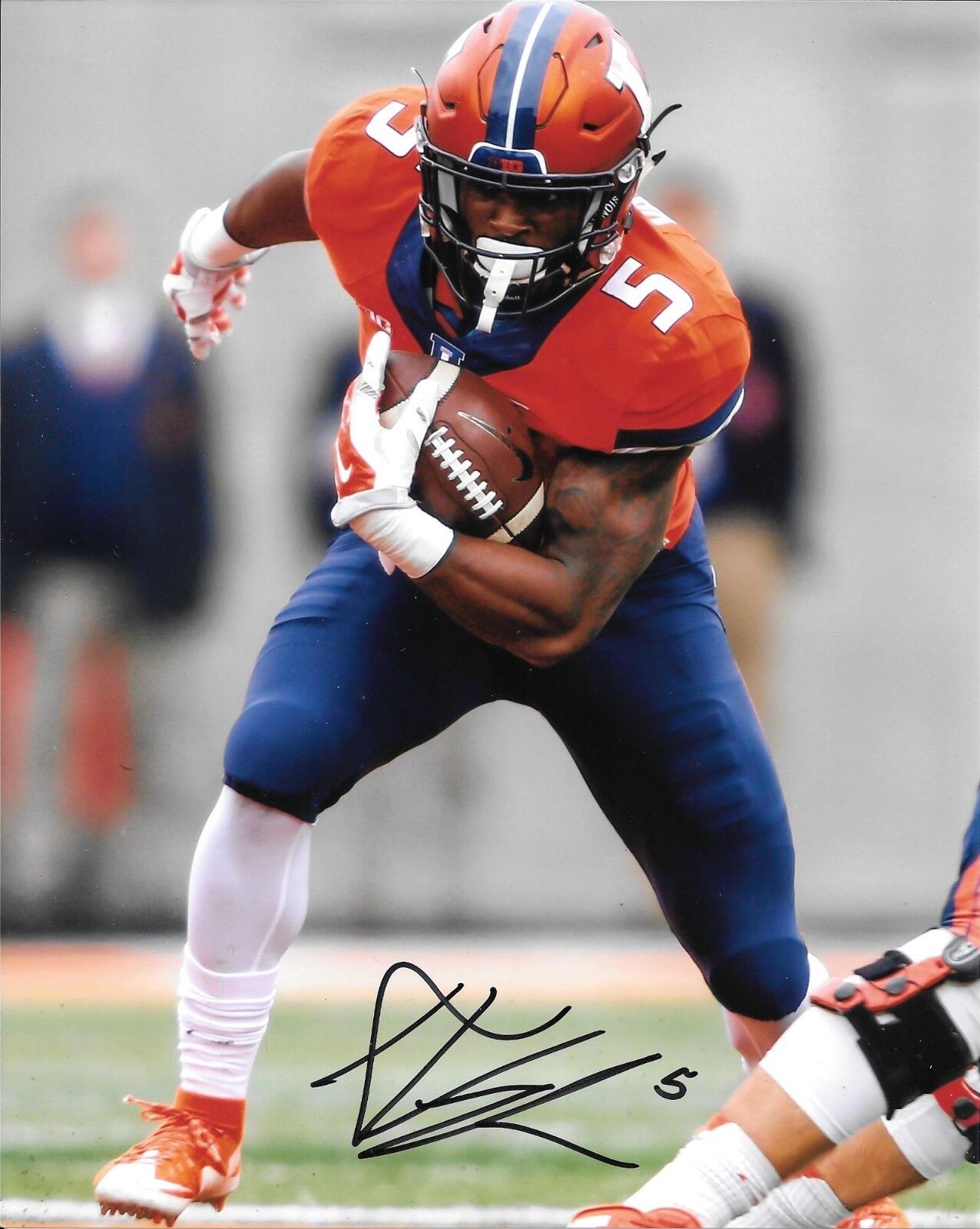 BUCCANEERS KE'SHAWN VAUGHN HAND SIGNED ILLINOIS FIGHTING ILLINI 8X10 Photo Poster painting W/COA