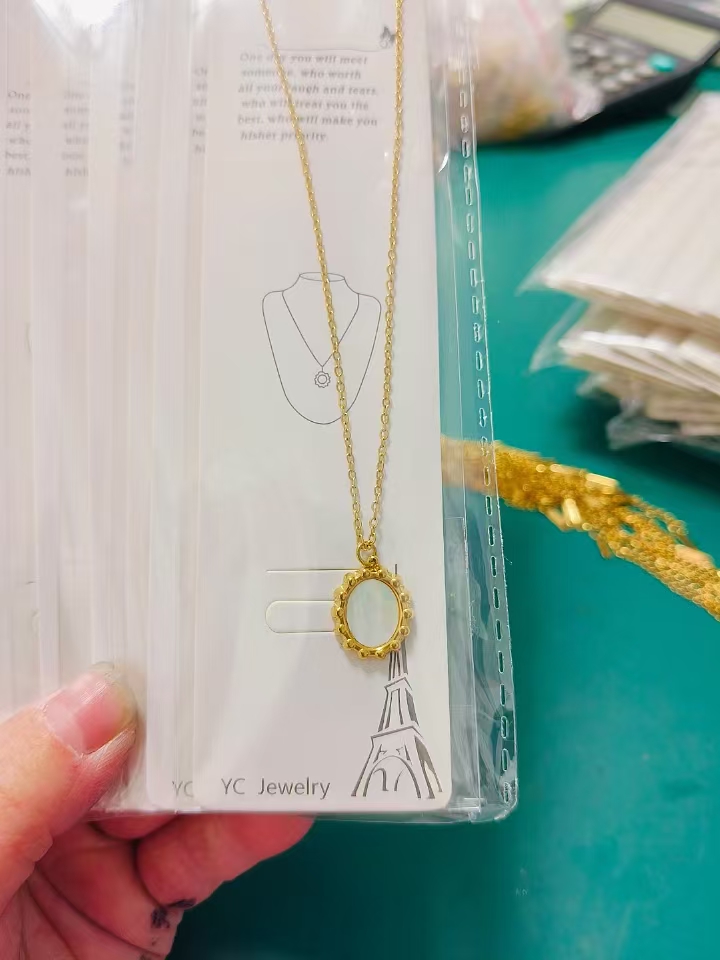 elliptical shell Accessories Necklace