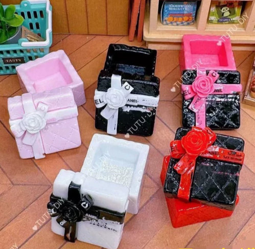 Mini CC Gift Box Charm