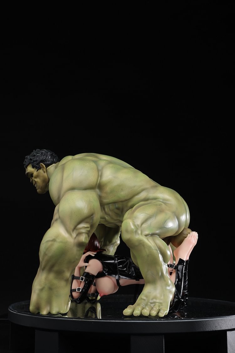 PRE-ORDER OVER WATCH Studio - Marvel Hulk vs Black Widow 1/5  Statue(GK）(Adult 18+)