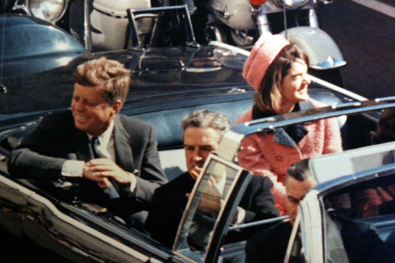 PRESIDENT JOHN & JACKIE KENNEDY JFK DALLAS MOTORCADE ASSASSINATION 8.5X11 Photo Poster painting