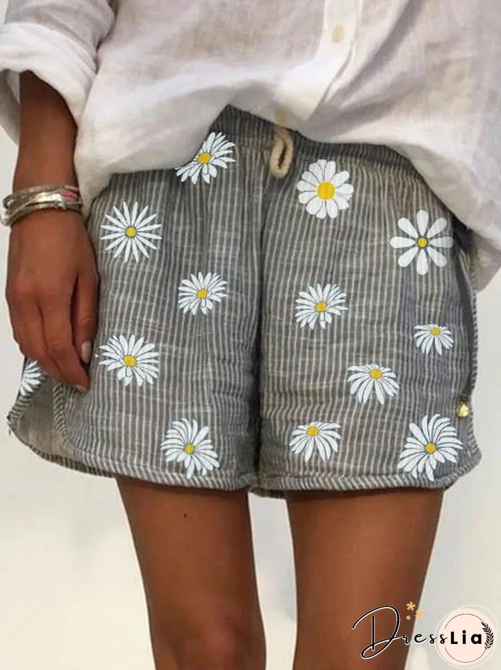 Casual Daisy Floral Printed Shorts for Women