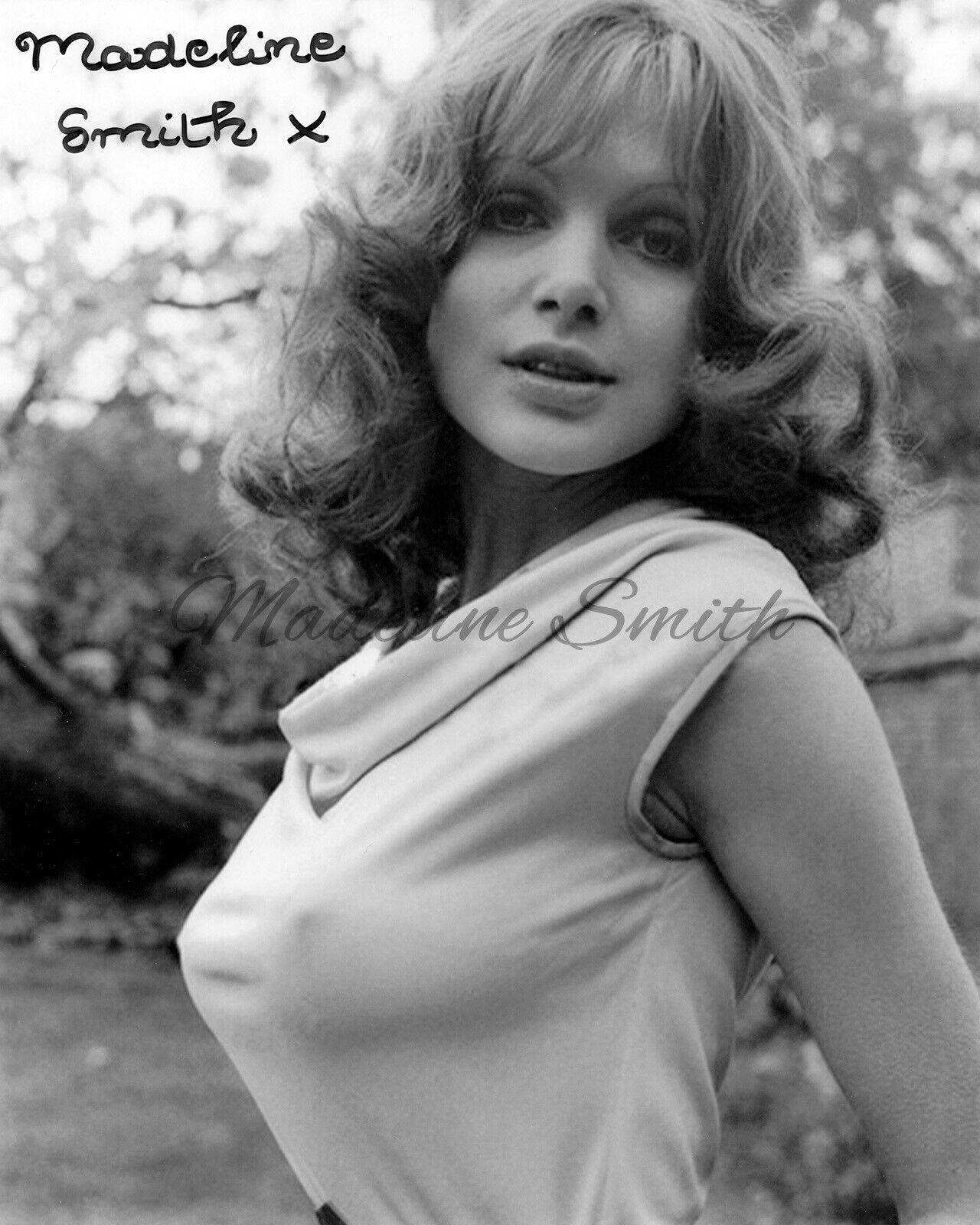 Madeline Smith Officially Signed Photo Poster paintinggraph MISC04