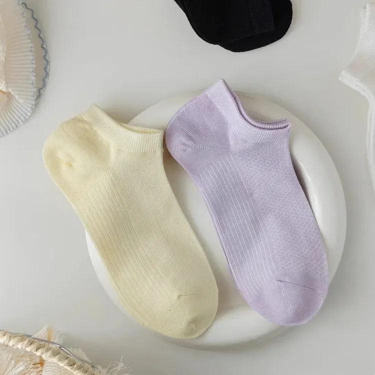 Breathable mesh ankle socks