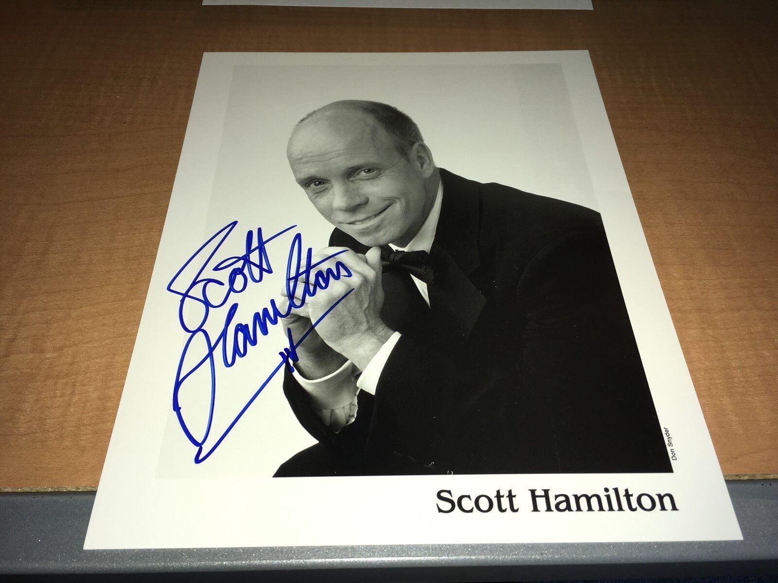 Scott Hamilton Olympic Figure Skating Signed 8 x 10