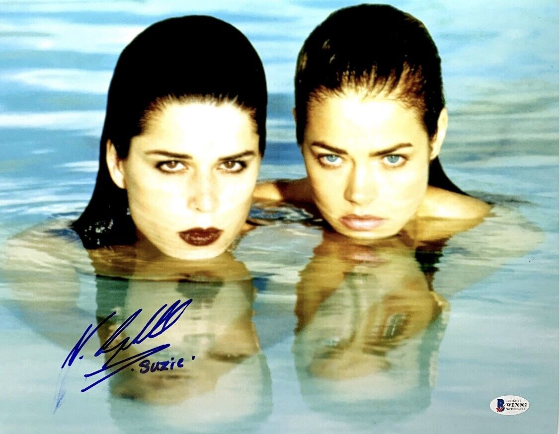 Neve Campbell Signed Wild Things