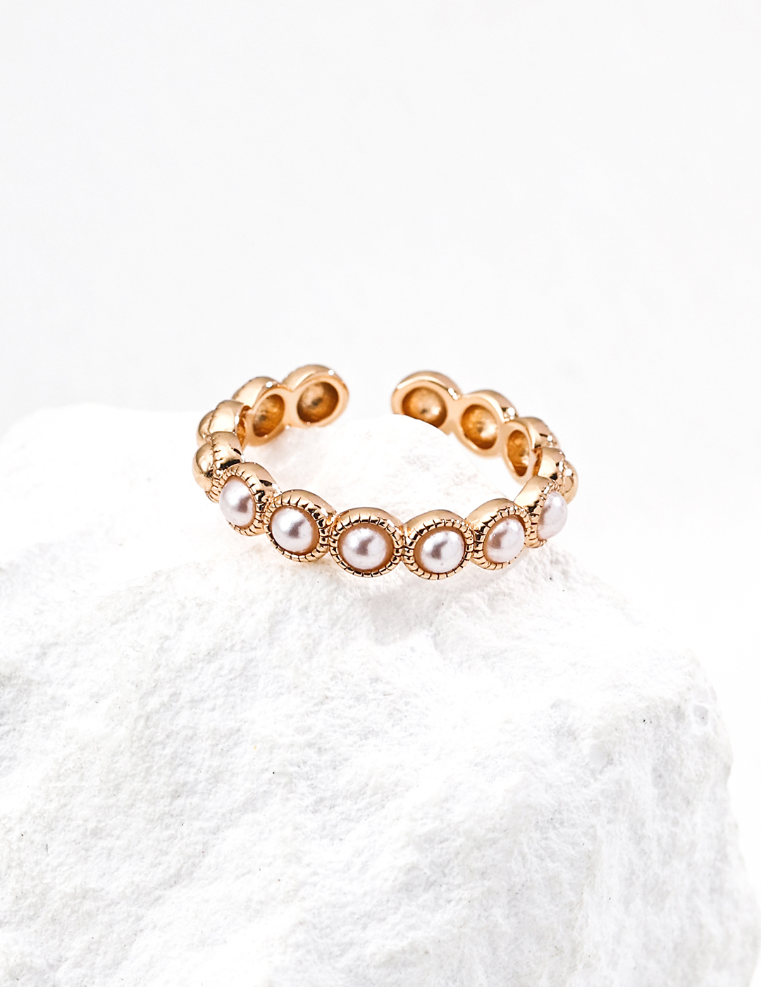 Shell Pearl Engraved Ring